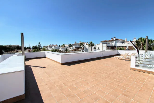 Chalet 6 habitaciones 561m² en venta - Marbella - foto 2