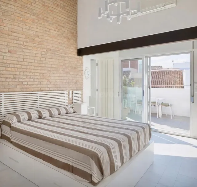 Ático tipo loft con gran terraza privada en Mestalla - foto 4