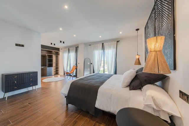 Exclusividad, diseño y privacidad en una de las mejores zonas residenciales de Sevilla — 49