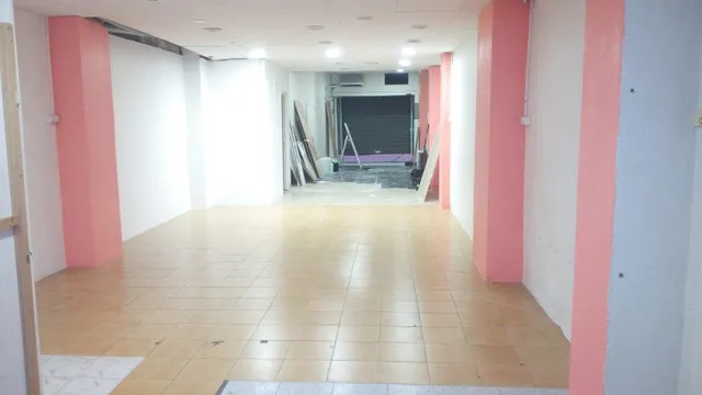 Local comercial de 92 m2 diáfano con vado permanente — 5