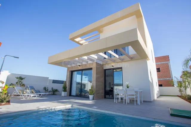 Villas independientes de 3 dormitorios con piscina, zona Los - foto 3