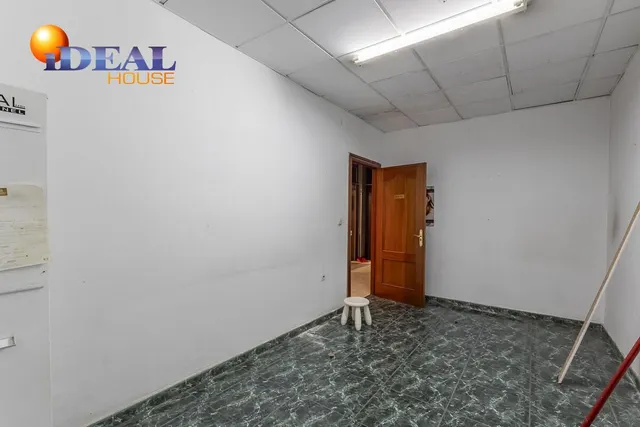 Local comercial en Pajaritos. — 11