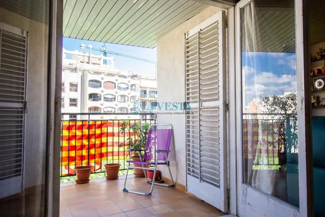 UN PISO CON HISTORIA EN LA RAMBLA NOVA DE TARRAGONA - foto 2