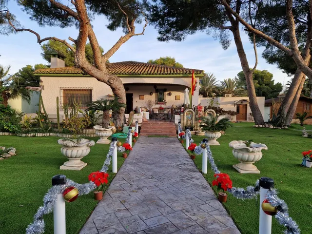 SE VENDE CHALET INDEPENDIENTE EN ALTOS DE CAMPOAMOR ORIHUELA