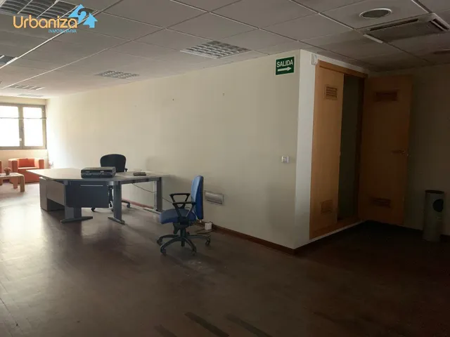Entreplanta acondicionada en Juan Carlos I — 5