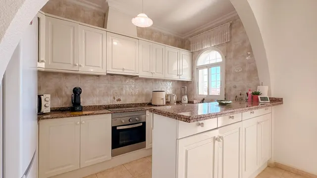 Villa 4 habitaciones 344m² en venta - Centro de la Ciudad Quesada — 28