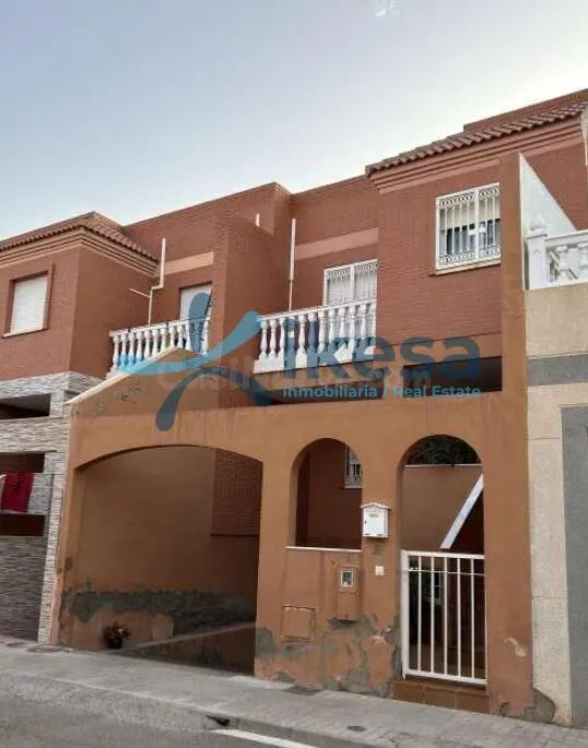 Se vende Chalet en la localidad de Almería