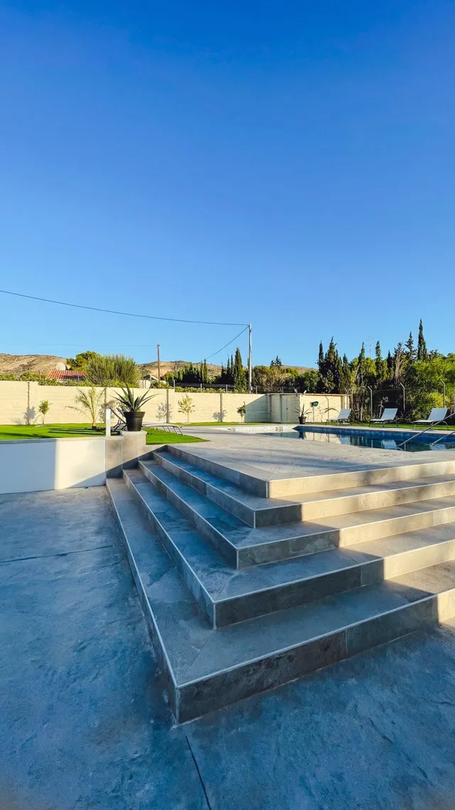 Chalet de lujo en venta en Benidorm: 6 dormitorios y 4 baños dividido en 2 casas independientes — 49