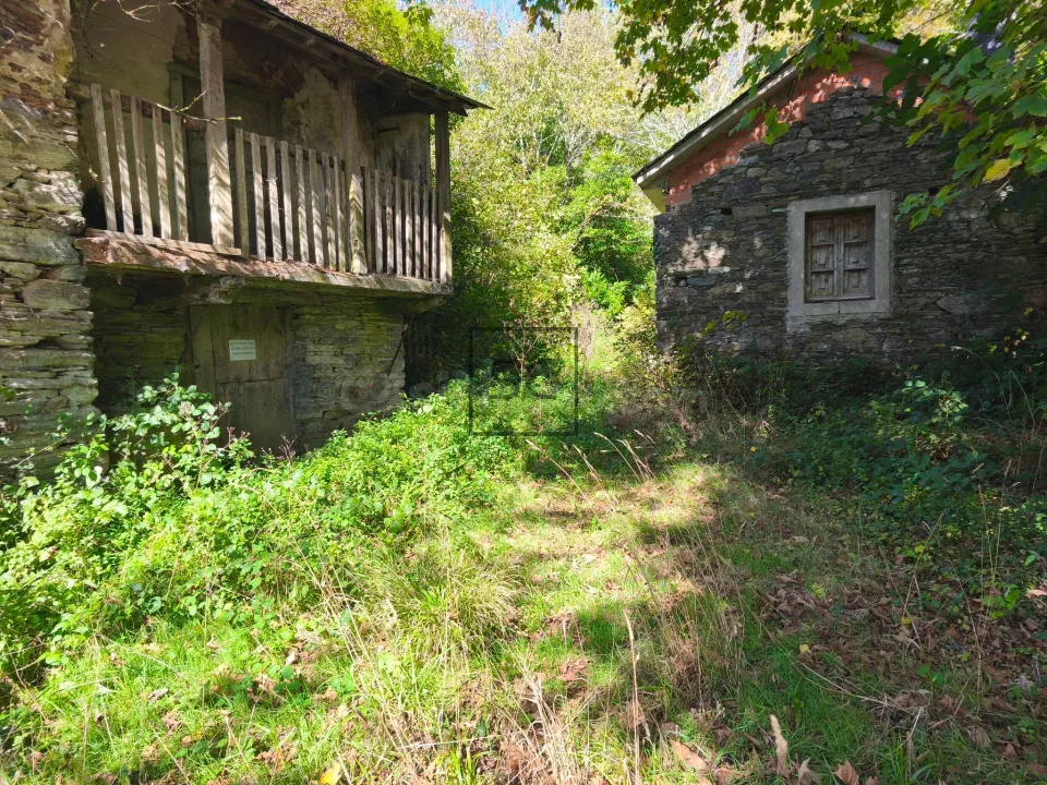 Casa de piedra para reformar en Cerdido