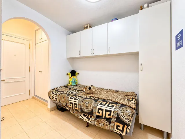 Estudio con zona de dormitorio extra y piscina — 7