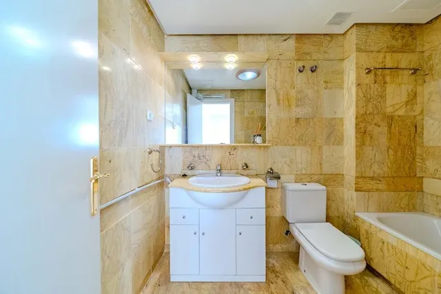Chalet Adosado con Vistas al Mar en Aguamarina — 17