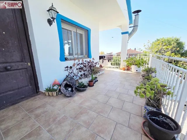 Casa independiente en Urb El Papagaio con gran parcela, ven  - foto 2