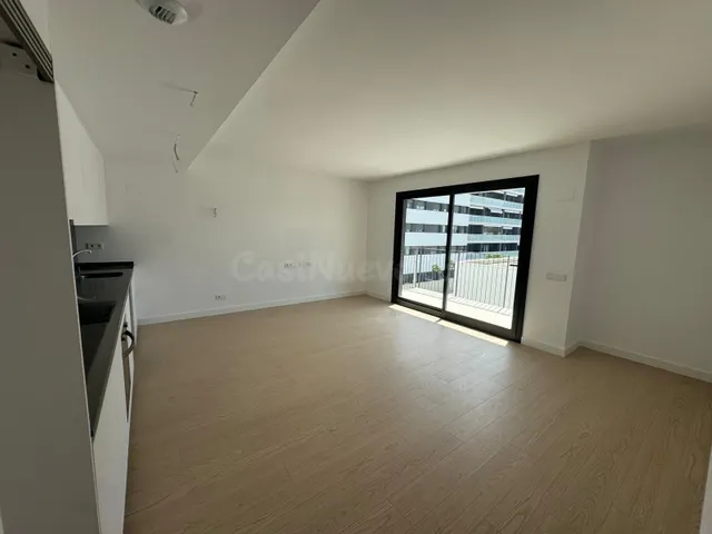 Piso de obra nueva a estrenar cerca de la playa con parking  - foto 5