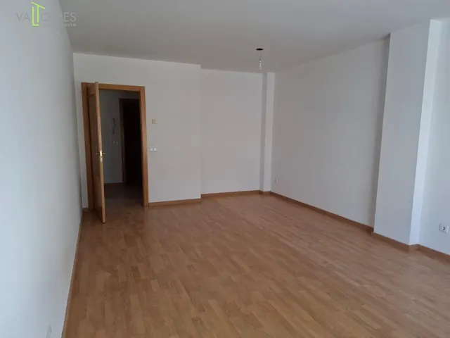 Vivienda con tres dormitorios y dos baños. En el barrio pedáneo de San Blas con plaza de garaje y trastero — 9