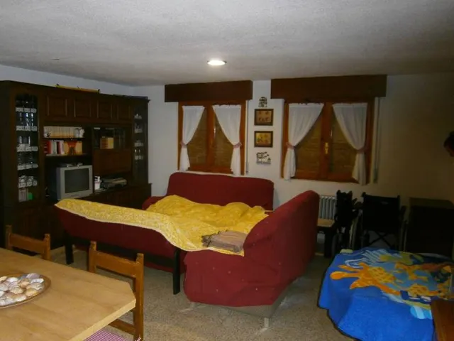 VENTA CHALET ZONA SAN FRONTIS-CARRASCAL, 6 habitaciones, TRES BAÑOS, PISCINA, GRAN PARCELA — 28