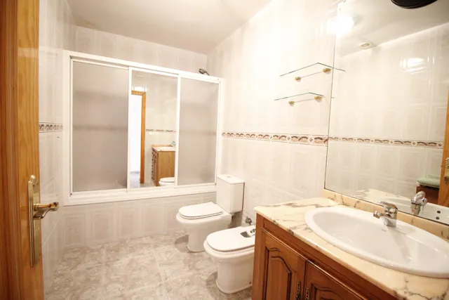 EXCELENTE CASA EN EL CENTRO DE BAZA!!!! — 19