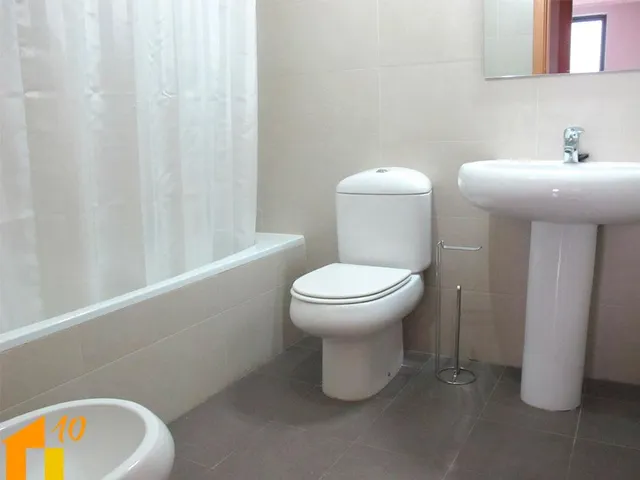 Piso en alquiler zona Sur, cuatro dormitorios y tres baños con garaje y trastero. — 18