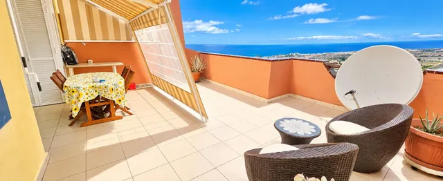 ## Apartamento de 2 dormitorios con gran terraza y espectaculares vistas al mar en Torviscas — 10