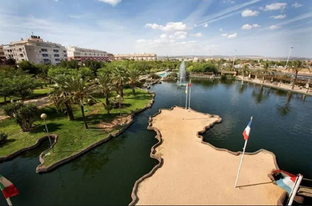 Ático con vistas al Parque en Torrevieja — 18