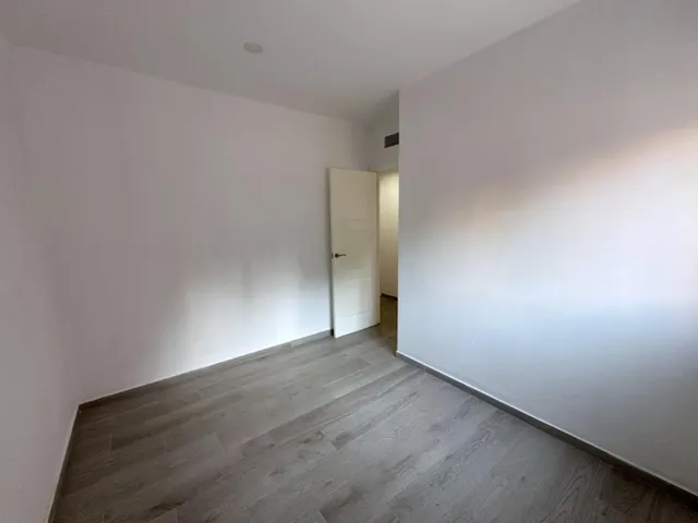 Amplia y Moderna Planta Baja Reformada en Marianao, Sant Boi de Llobregat — 12