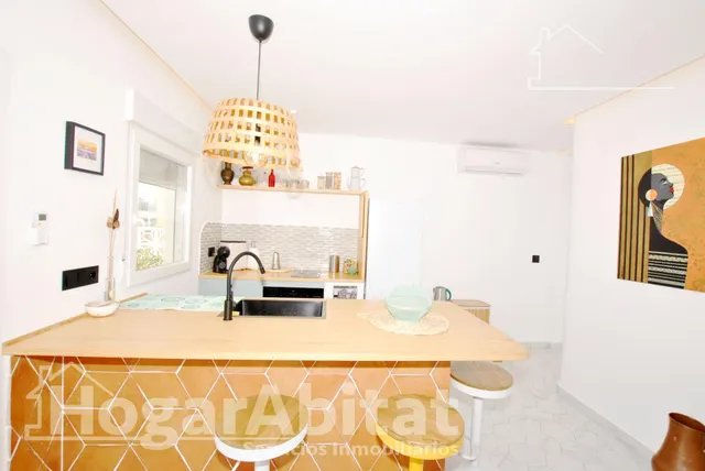 CASA SEMINUEVA Y ESQUINERA CON TERRAZA CERCA DE LA PLAYA — 25