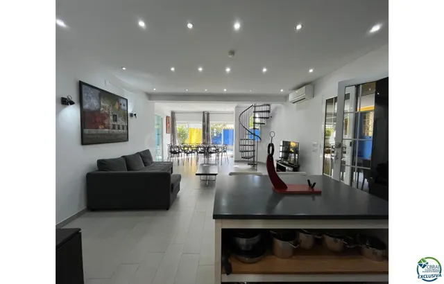 Exclusivo Chalet con Licencia Turística en Empuriabrava - foto 5
