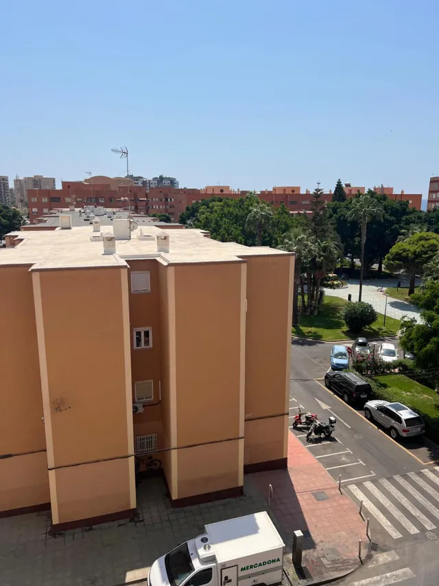SE ALQUILA PISO PARA LARGA TEMPORADA — 21