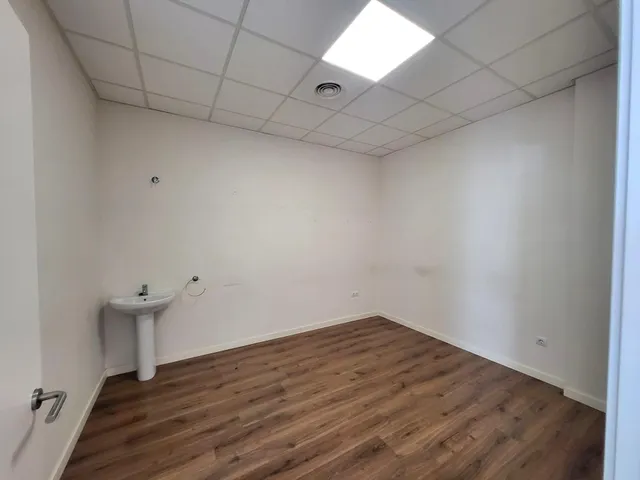 Amplio Local Comercial Reformado en el Almaig, Ontinyent — 14