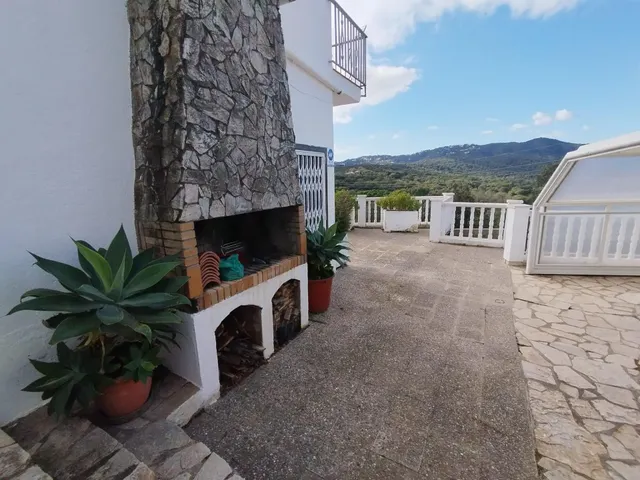 GRAN CASA A CUATRO VIENTOS A LA ENTRADA DE MAS CARBO — 6
