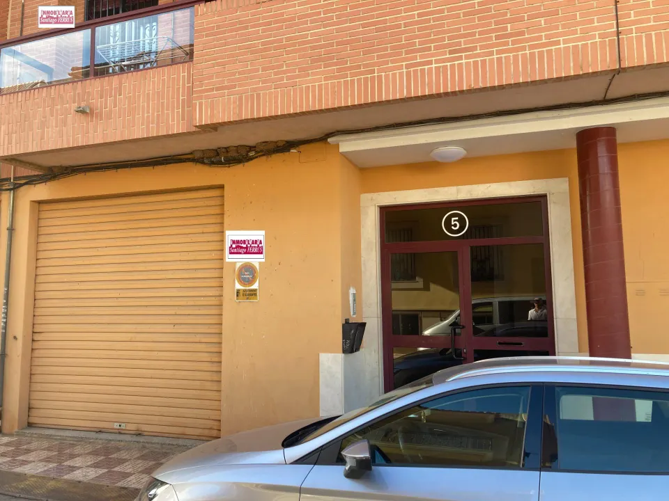 VENTA DE LOCAL EN ALMUSSAFES (VALENCIA)