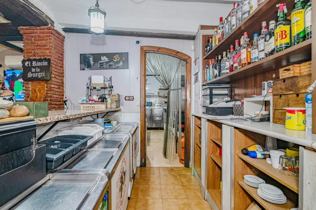 Bar en funcionamiento con local en propiedad, terraza y negocio completo en Atarfe — 30