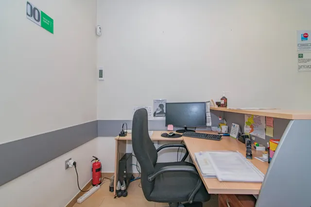OPORTUNIDAD LOCAL COMERCIAL EN RENTABILIDAD EN EL BARRIO ALBAYDA — 19