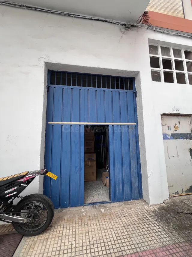 LOCAL COMERCIAL DE 44 M2 EN COLINDRES CON DOBLE ALTURA - foto 2
