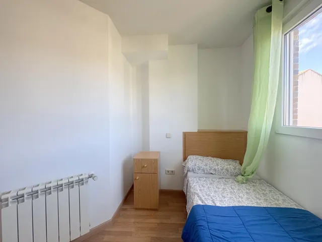 Amplio piso con 3 dormitorios, terraza y excelentes vistas en Las Navas del Marqués — 29