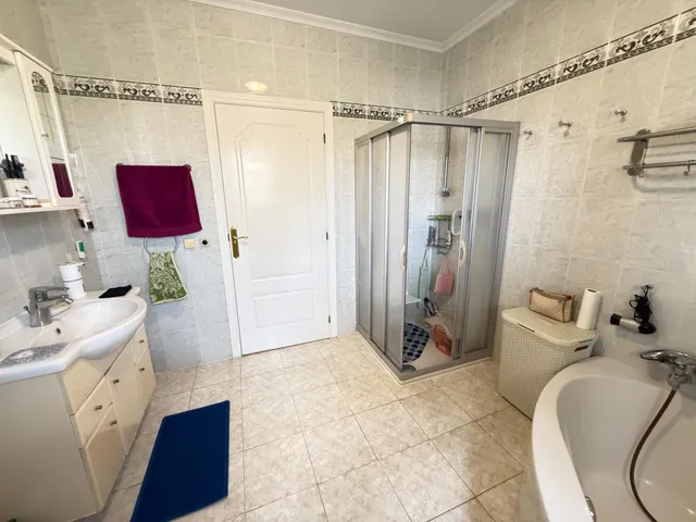 Impresionante Chalet Independiente en El Chaparral, Torrevieja — 41