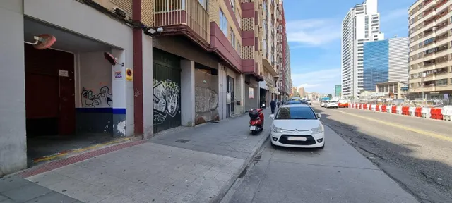 Venta de plaza de garaje en la Avenida Navarra — 5