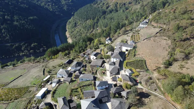 Finca rústica en el corazón de la montaña gallega — 37