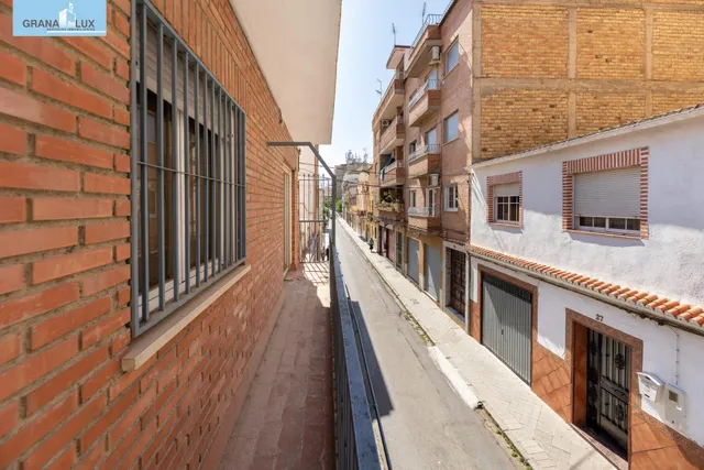 Local + vivienda en Avda. Cadiz — 19