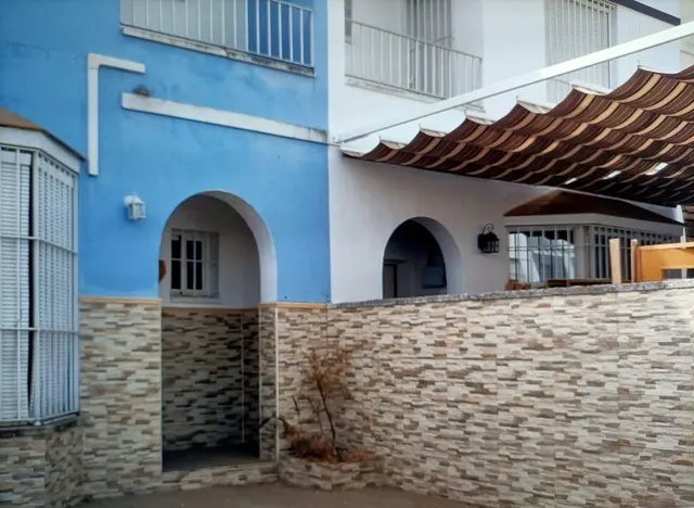 Casa de 3 dormitorios con patio, porche y terraza en Gerena, Sevilla — 10