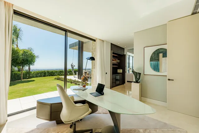 VILLA DE LUJO EN URBANIZACIÓN LA QUINTA, BENAHAVIS — 15