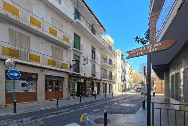 VENTA DE CASA ACOGEDORA EN EL CENTRO DE LANJARÓN (GRANADA) - foto 3