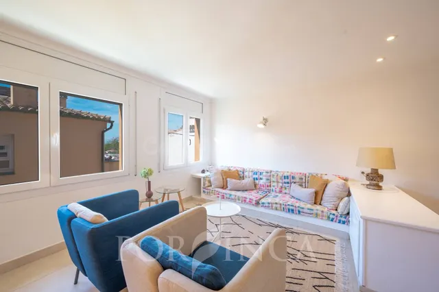 Apartamento reformado con parking y licencia turística en el - foto 4