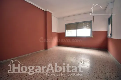 ¡AMPLITUD Y LUZ RAUDAL! CON BALCÓN Y GRAN PATIO