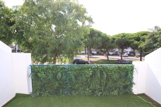 Exclusivo adosado de 3 plantas en Hoyo 14 junto al Campo de Golf – Nuevo Portil — 32