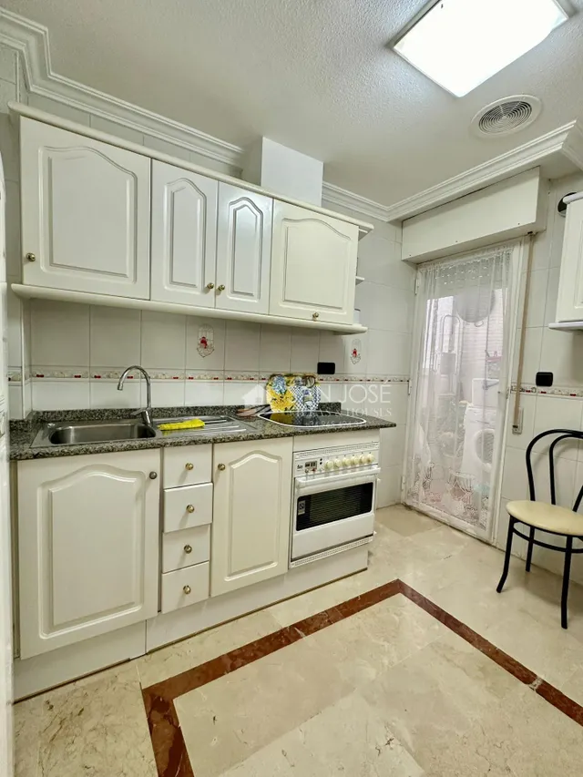 VENTA DE PISO EN TORREVIEJA, PRIMERA LÍNEA DE PLAYA Y VISTAS AL MAR — 15