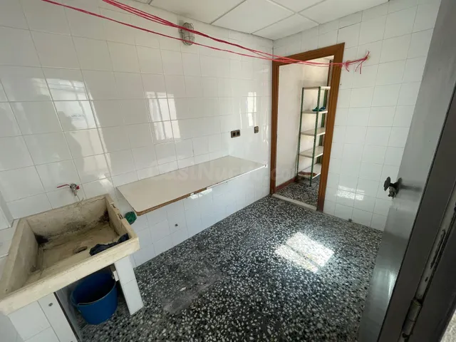 Venta de Comercial + Piso + Local en Avenida Jaén Torredonji - foto 5