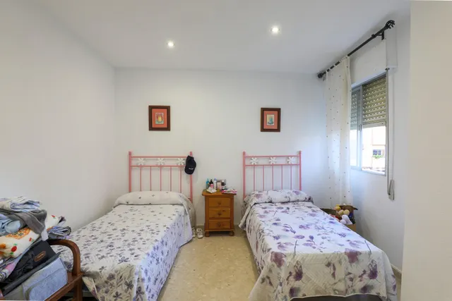 Amplio Piso de cuatro habitaciones en el corazón de Durcal — 11