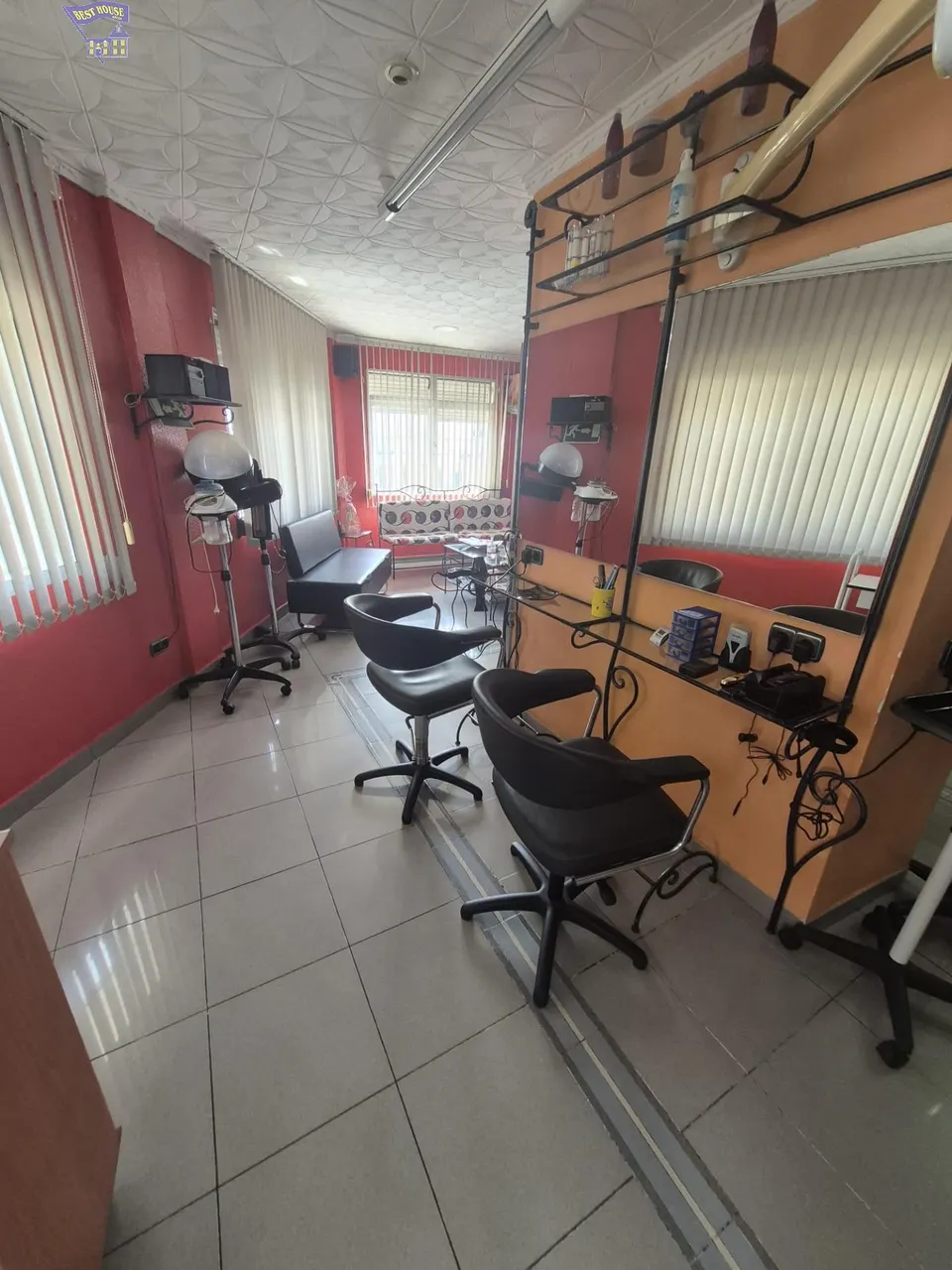 SE VENDE O SE ALQUILA LOCAL COMERCIAL EN LAS CANTERAS