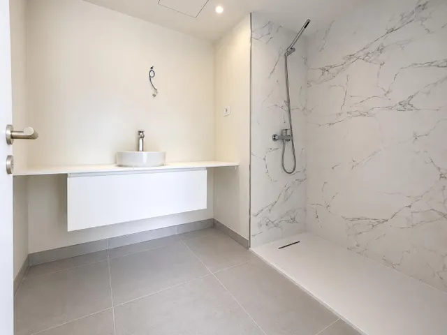 ¡GRAN OPORTUNIDAD! ÁTICO DE LUJO CON SOLÁRIUM PRIVADO Y VISTAS AL MAR Y MONTAÑA EN BENALMÁDENA – BLUE SEA HOMES — 10