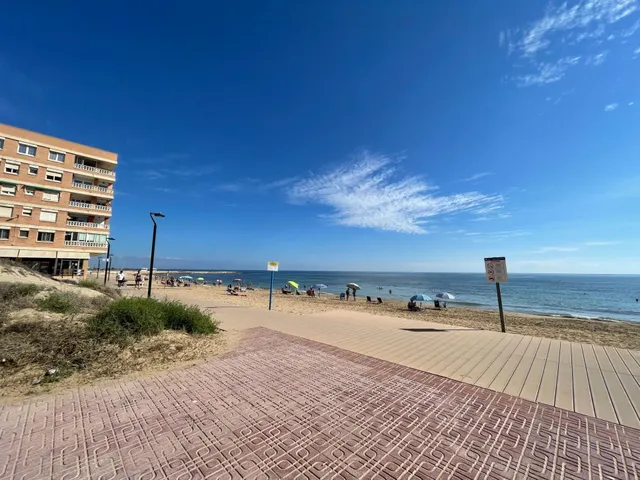 Estupendo apartamento totalmente reformado a unos pasos de la playa — 27